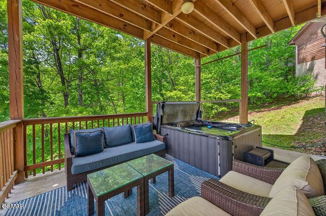 967 Scenic Trail, Gatlinburg, TN 37738