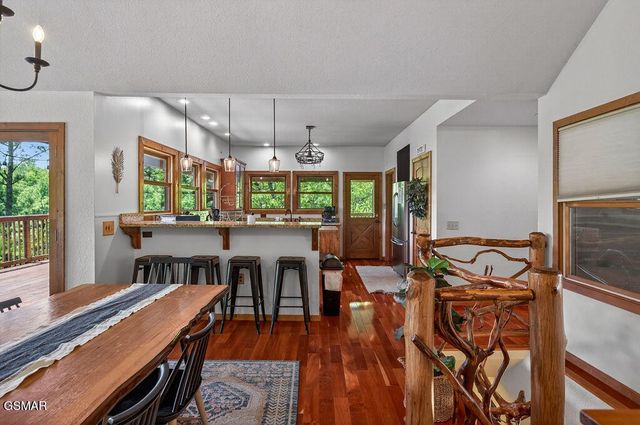 967 Scenic Trail, Gatlinburg, TN 37738