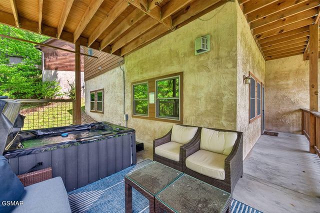 967 Scenic Trail, Gatlinburg, TN 37738