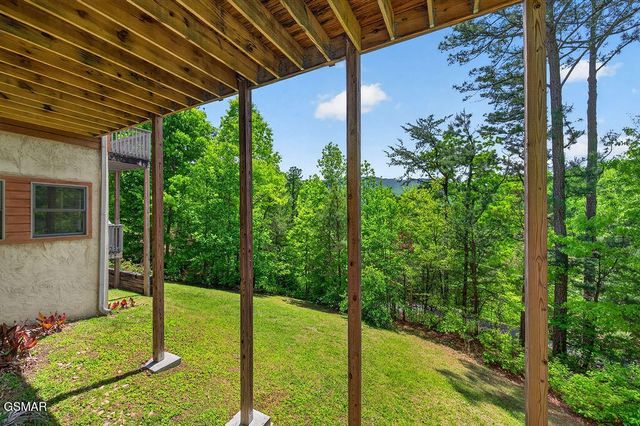 967 Scenic Trail, Gatlinburg, TN 37738