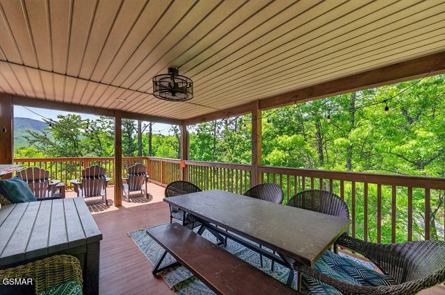 967 Scenic Trail, Gatlinburg, TN 37738