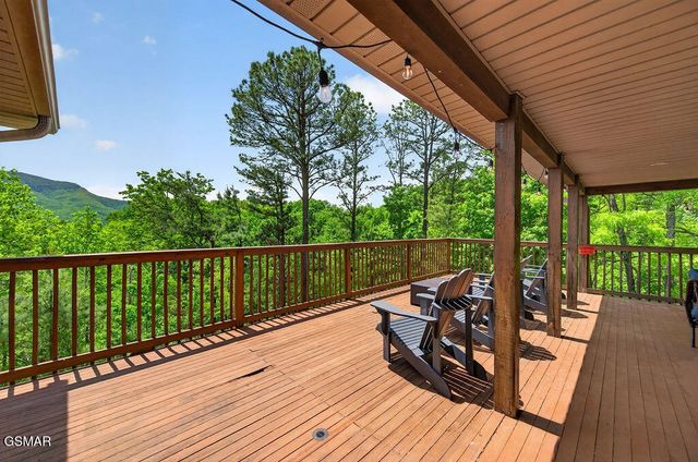 967 Scenic Trail, Gatlinburg, TN 37738