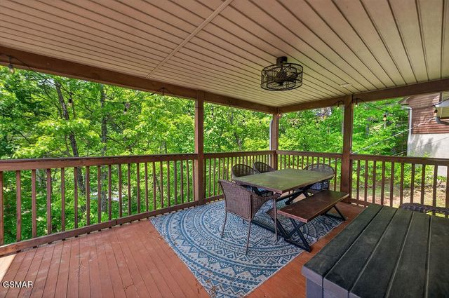 967 Scenic Trail, Gatlinburg, TN 37738