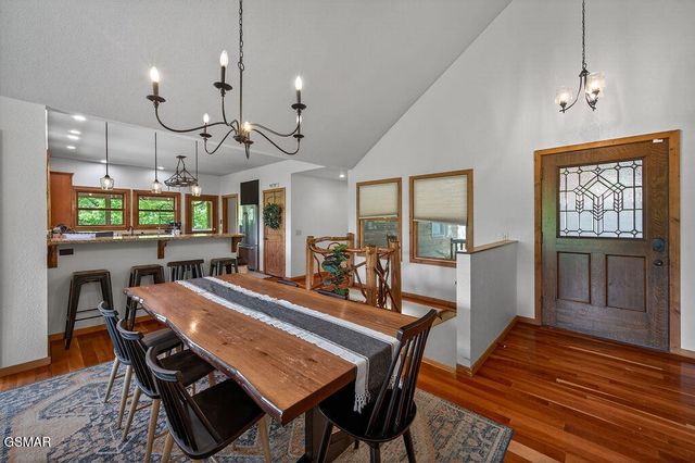 967 Scenic Trail, Gatlinburg, TN 37738