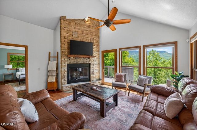 967 Scenic Trail, Gatlinburg, TN 37738