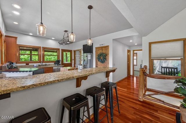 967 Scenic Trail, Gatlinburg, TN 37738