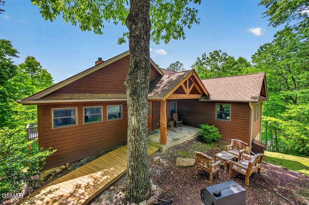 967 Scenic Trail, Gatlinburg, TN 37738
