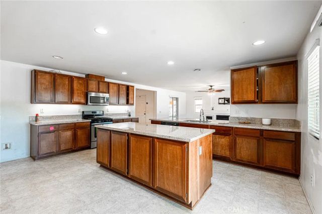 34212 Sundew Court, Lake Elsinore, CA 92532