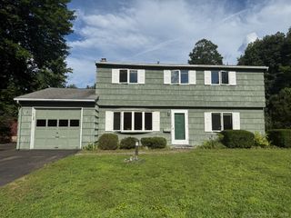 9 Meadow Brook Road, Brookfield, CT 06804