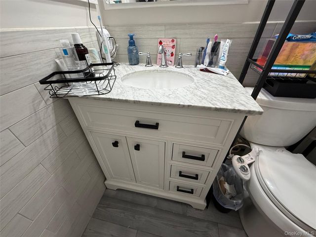 56 Glenmere Lane, Coram, NY 11727