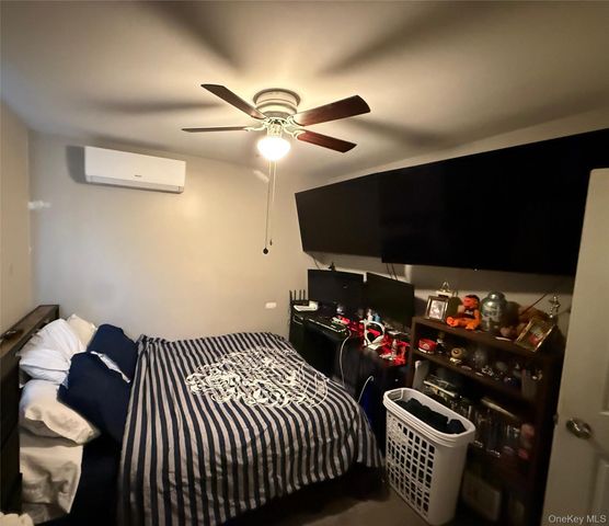 56 Glenmere Lane, Coram, NY 11727