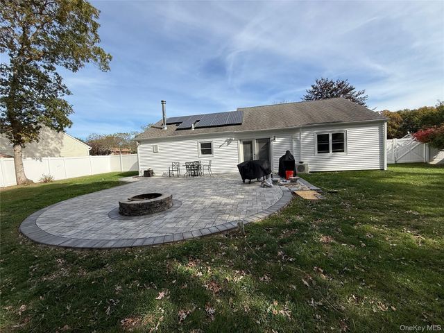 56 Glenmere Lane, Coram, NY 11727