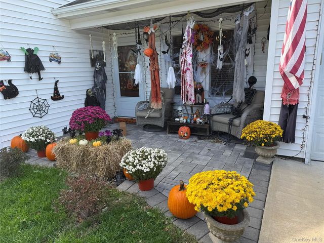 56 Glenmere Lane, Coram, NY 11727