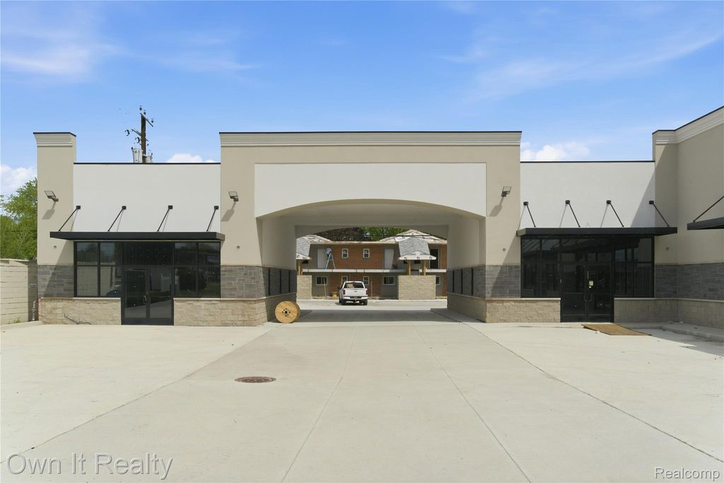6452 N N Telegraph Road, Dearborn Heights, MI 48127