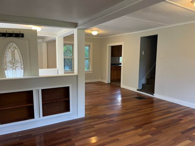 498 Clyde Street, Newport City, VT 05855