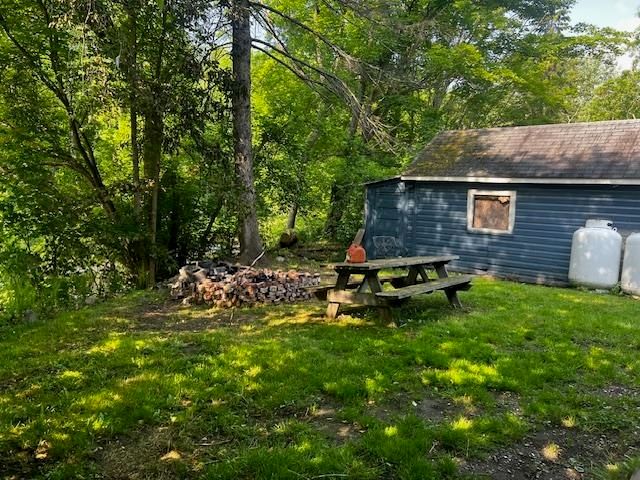 498 Clyde Street, Newport City, VT 05855