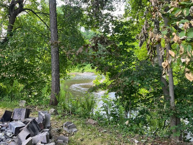 498 Clyde Street, Newport City, VT 05855