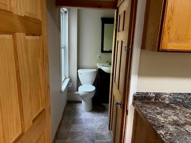 498 Clyde Street, Newport City, VT 05855