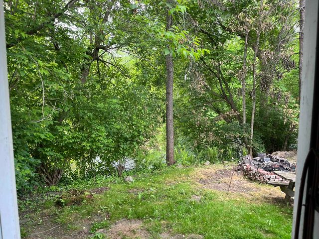 498 Clyde Street, Newport City, VT 05855