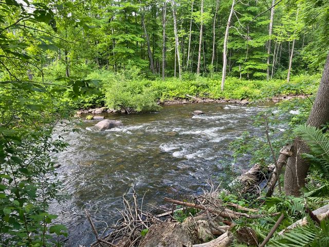 498 Clyde Street, Newport City, VT 05855