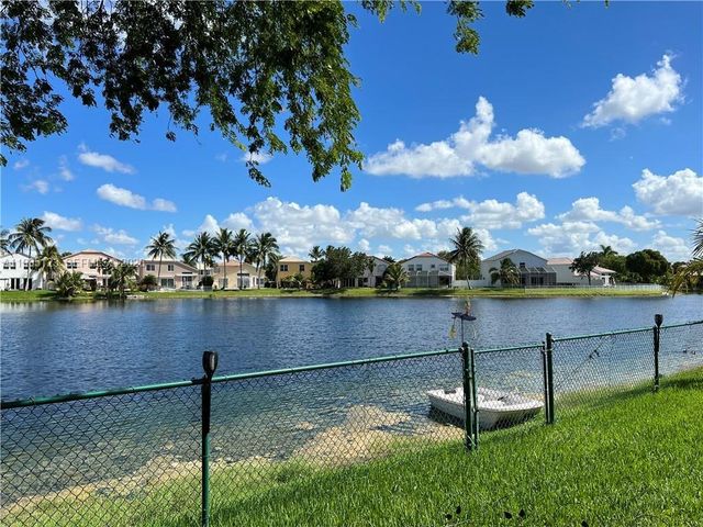 15686 NW 12th Mnr 15686, Pembroke Pines, FL 33028