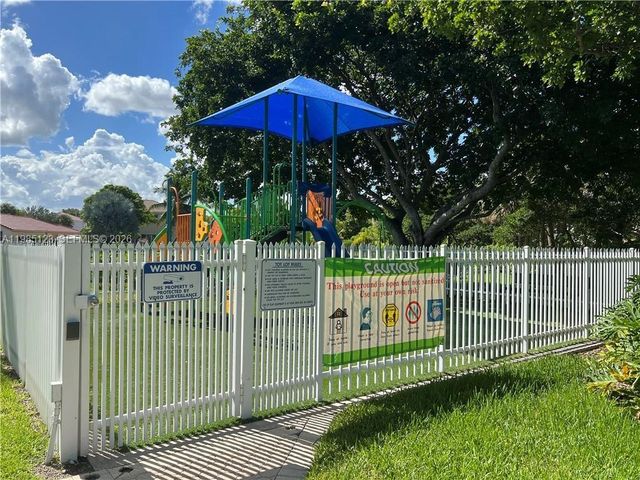 15686 NW 12th Mnr 15686, Pembroke Pines, FL 33028