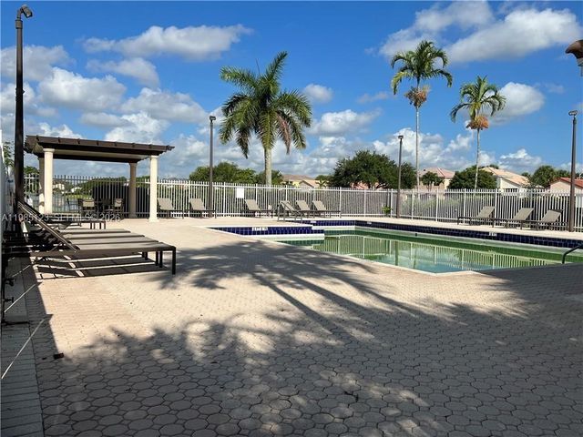 15686 NW 12th Mnr 15686, Pembroke Pines, FL 33028