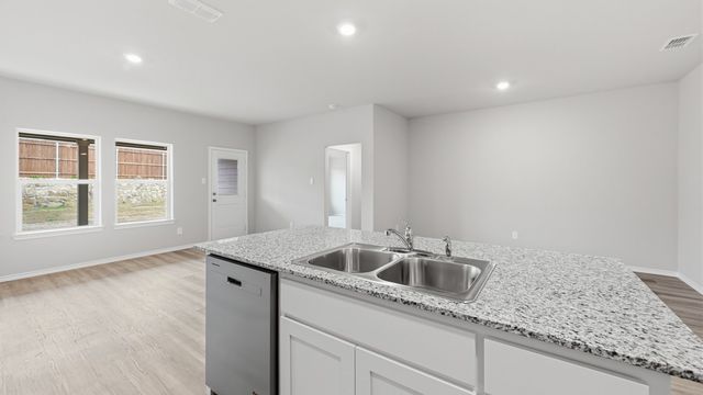 1924 CHEROKEE Lane, Cleburne, TX 76033