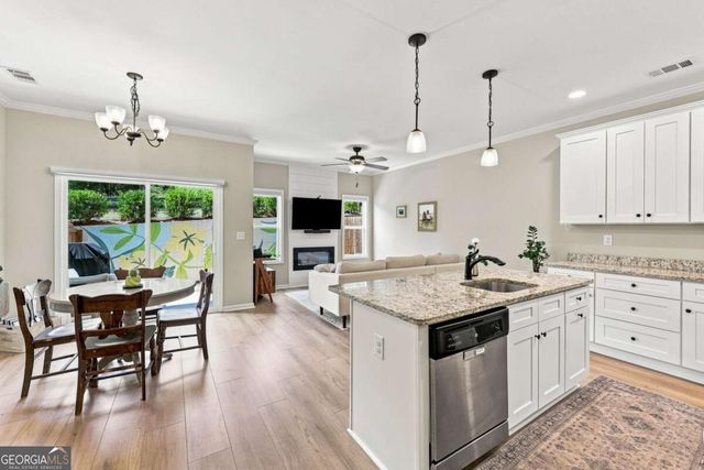 1489 Bluff Valley Circle, Gainesville, GA 30504