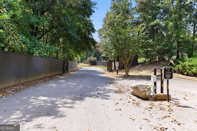 1489 Bluff Valley Circle, Gainesville, GA 30504