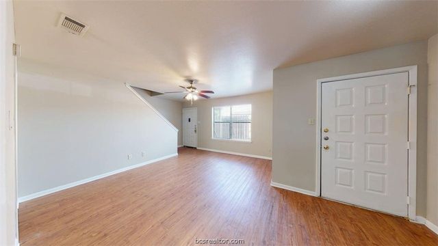 2807 Longmire Drive B, College Station, TX 77845