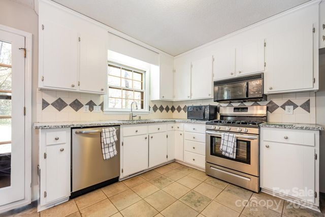 7615 Alexander Road, Charlotte, NC 28270