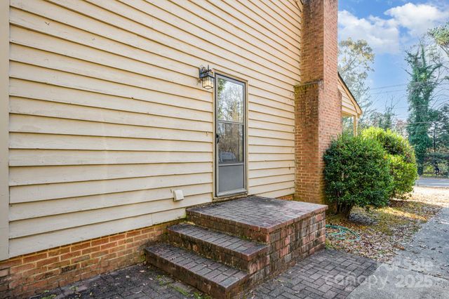 7615 Alexander Road, Charlotte, NC 28270