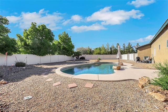 2519 Sparrow Way, Pahrump, NV 89048
