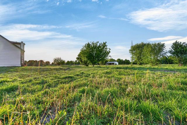 13610 E Deerfield Trl, Derby, KS 67037