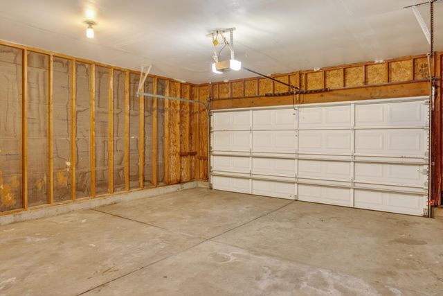 13610 E Deerfield Trl, Derby, KS 67037