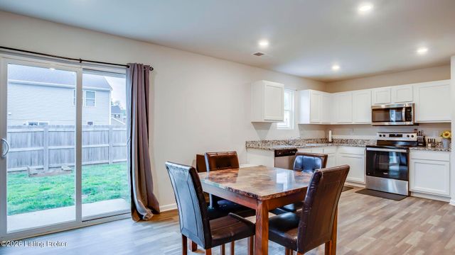 410 Cupp Cir, Shepherdsville, KY 40165