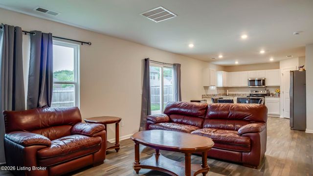 410 Cupp Cir, Shepherdsville, KY 40165