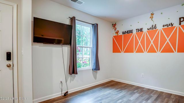 410 Cupp Cir, Shepherdsville, KY 40165