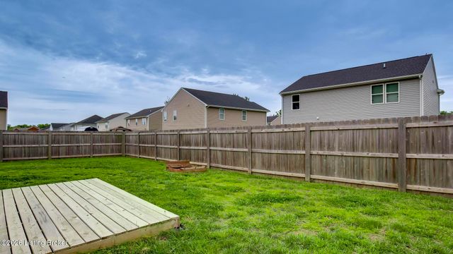 410 Cupp Cir, Shepherdsville, KY 40165