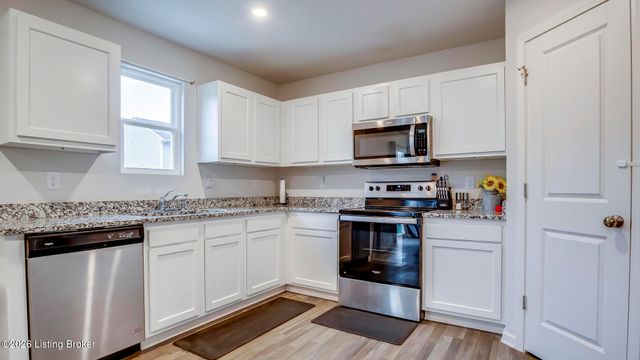 410 Cupp Cir, Shepherdsville, KY 40165