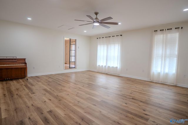 1502 Vest Street SW, Hartselle, AL 35640