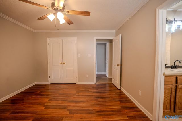 1502 Vest Street SW, Hartselle, AL 35640