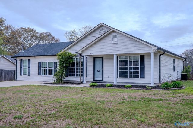 1502 Vest Street SW, Hartselle, AL 35640