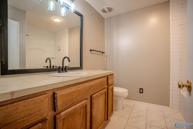 1502 Vest Street SW, Hartselle, AL 35640