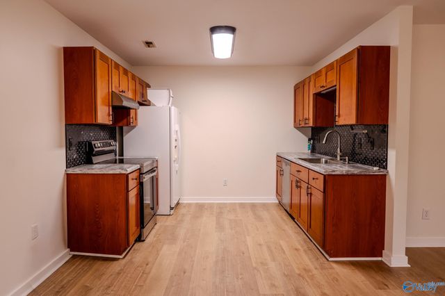 1502 Vest Street SW, Hartselle, AL 35640