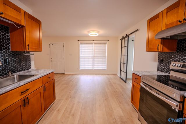 1502 Vest Street SW, Hartselle, AL 35640