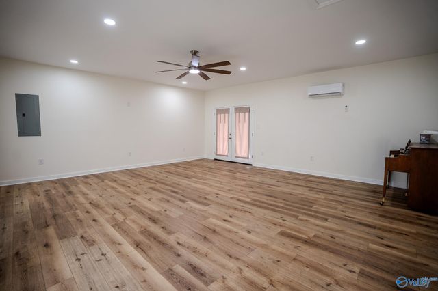 1502 Vest Street SW, Hartselle, AL 35640