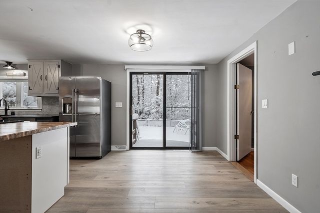 7 Lindsay Rd, Billerica, MA 01821