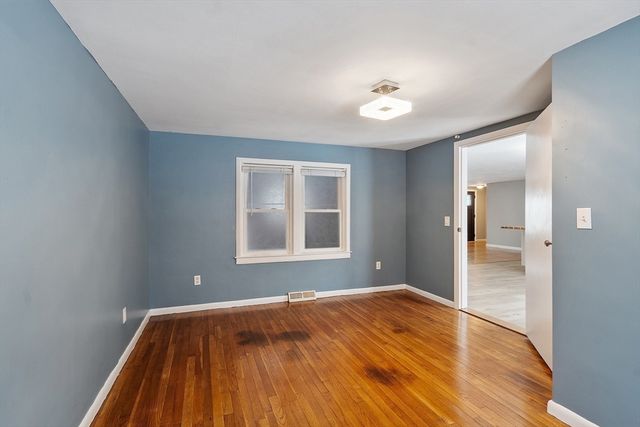 7 Lindsay Rd, Billerica, MA 01821